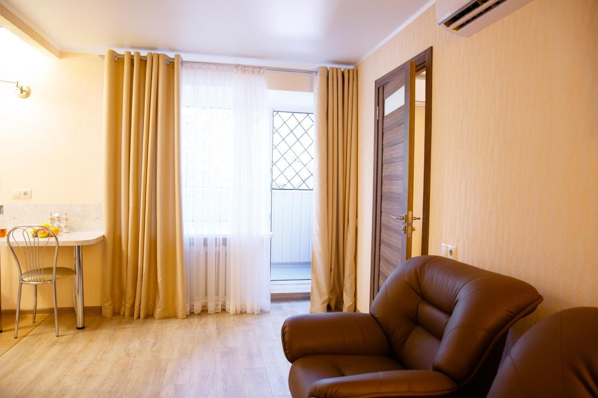 Apart-Hotel Vegus Уралск Екстериор снимка