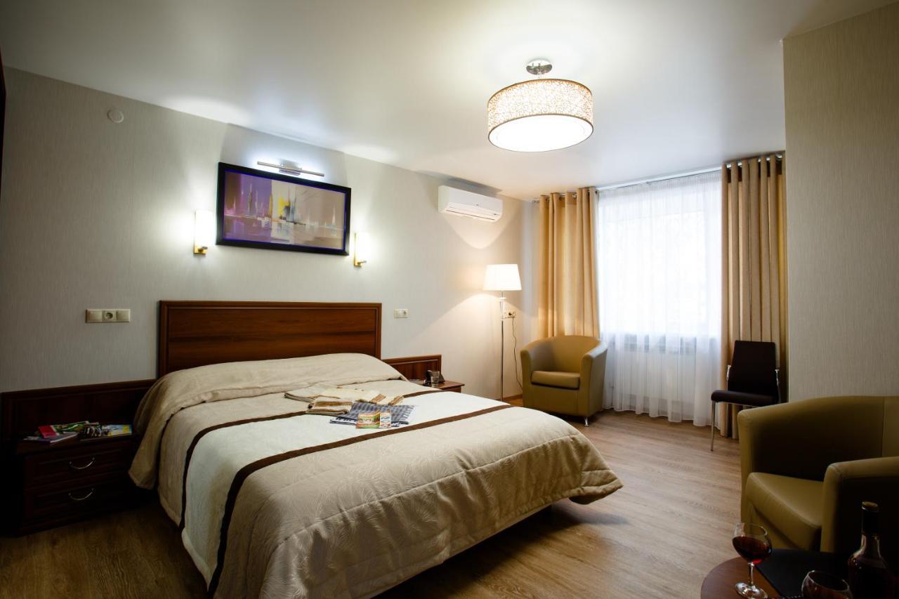 Apart-Hotel Vegus Уралск Екстериор снимка